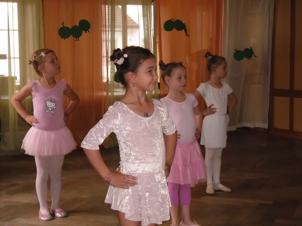 Spielerisches Tanzen im Familienzentrum, Mai 2015