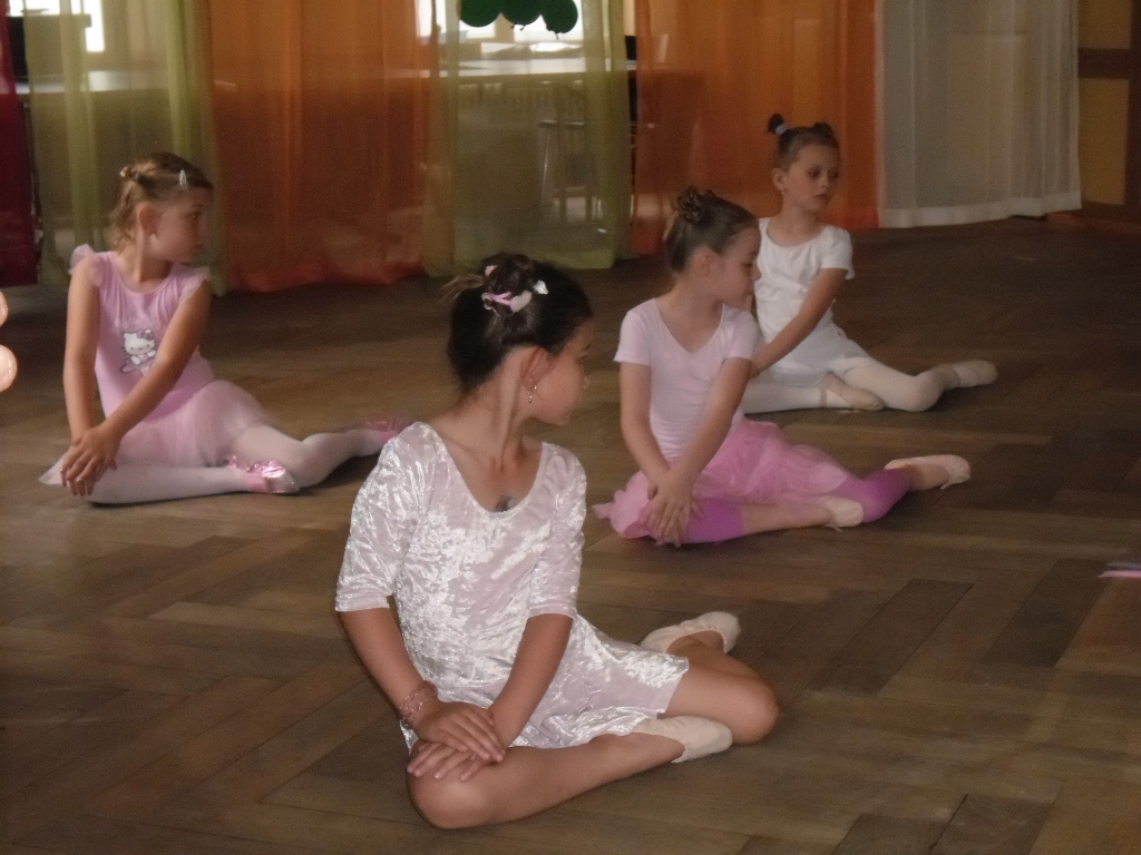 Spielerisches Tanzen im Familienzentrum, Mai 2015